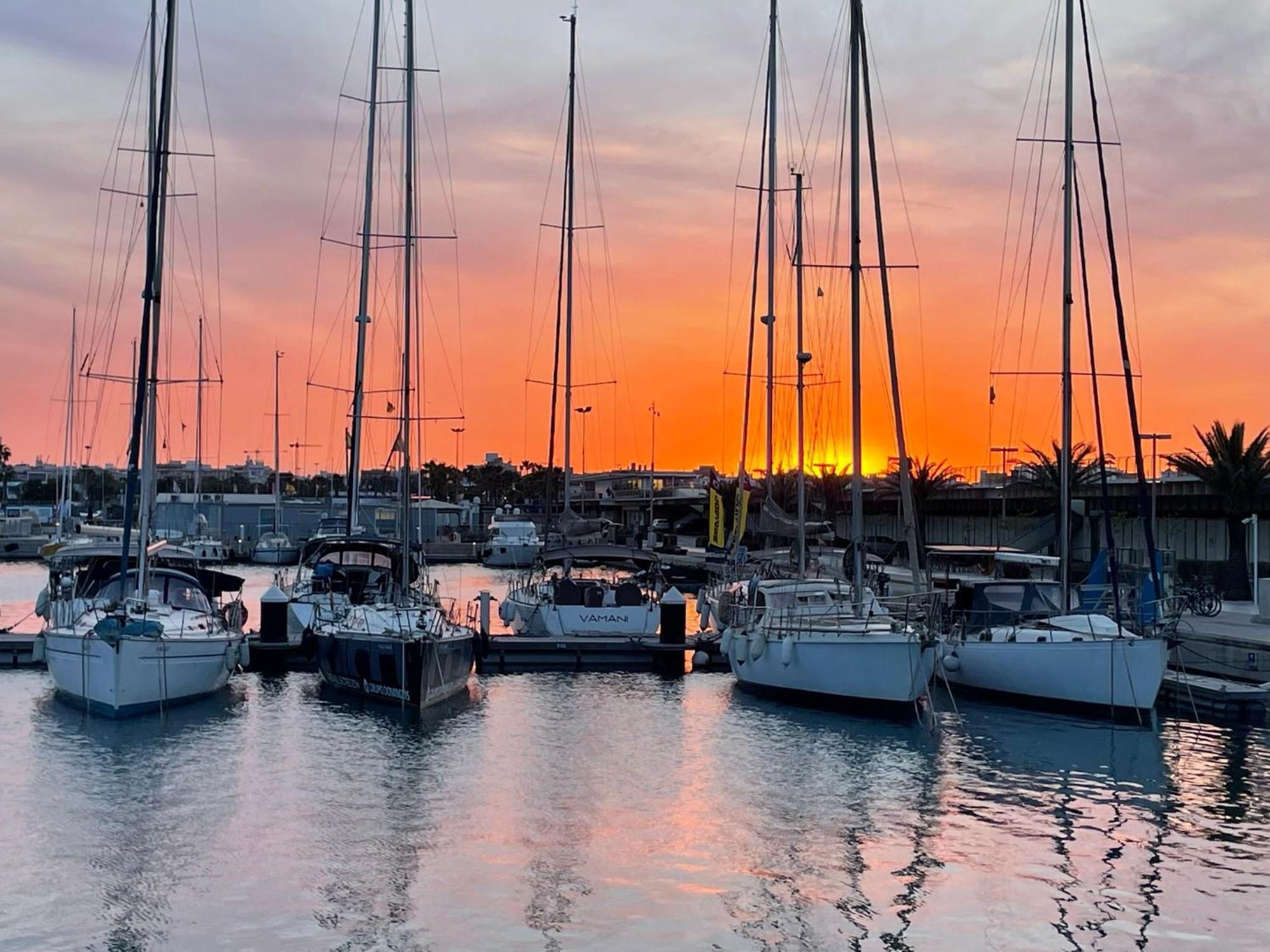 The Valencia Yacht Experience Hotel Ngoại thất bức ảnh